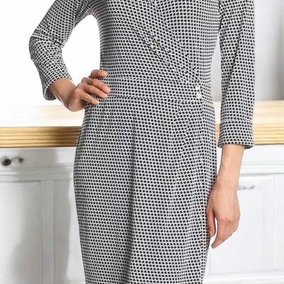 Jones New York - Black & White. Houndstooth Pattern. Jersey Wrap Dress. - Picture 4 of 9